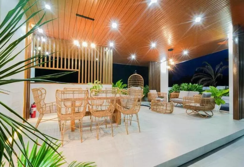 リゾートホテル Damienerose Garden Villa