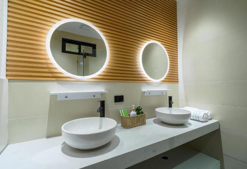 منتجع Damienerose Garden Villa