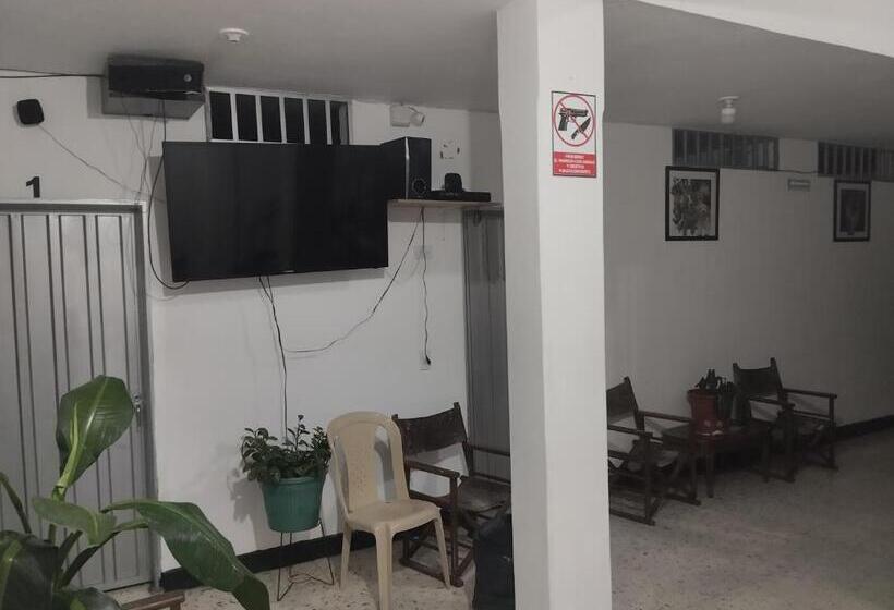 Astoria Hotel Confortable