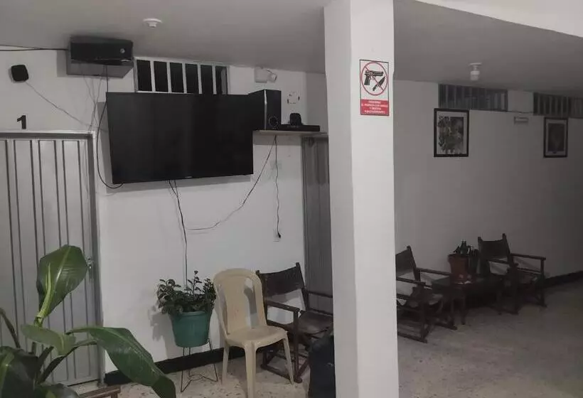 Astoria Hotel Confortable