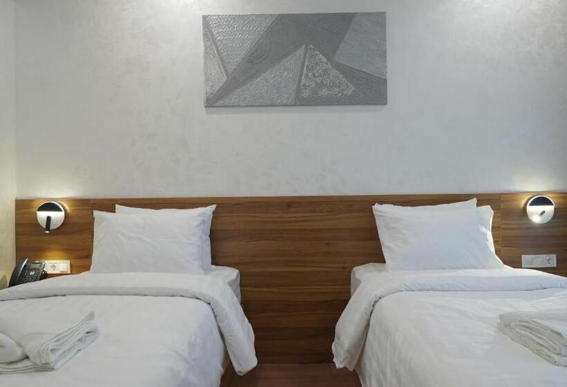 Avant Hotel Tashkent Pool&terrace