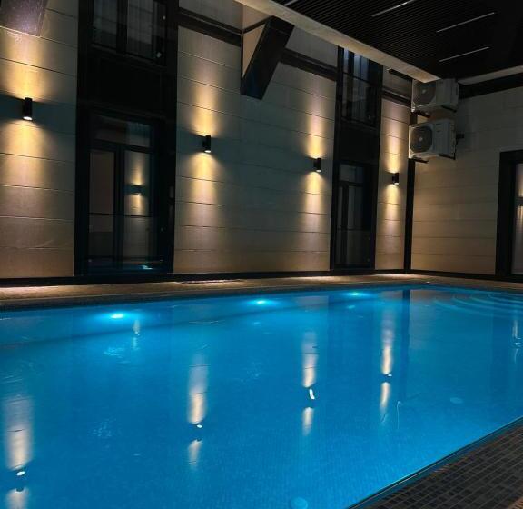 Avant Hotel Tashkent Pool&terrace