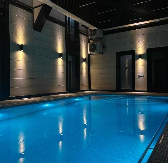 Avant Hotel Tashkent Pool&terrace