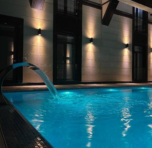 Avant Hotel Tashkent Pool&terrace