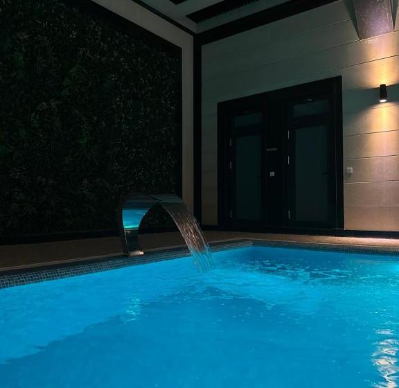 Avant Hotel Tashkent Pool&terrace