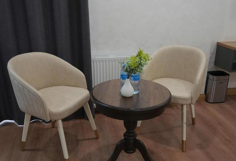 Avant Hotel Tashkent Pool&terrace