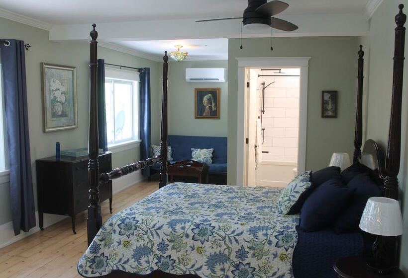 Bed and Breakfast Cranberry Moon Inn