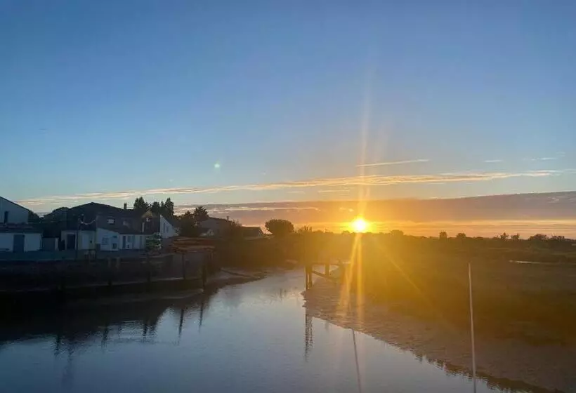 Aamiaismajoitus (B&B) Le 5 Bis