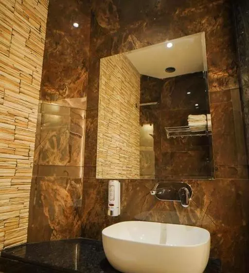 هتل Ammison Inn & Suites