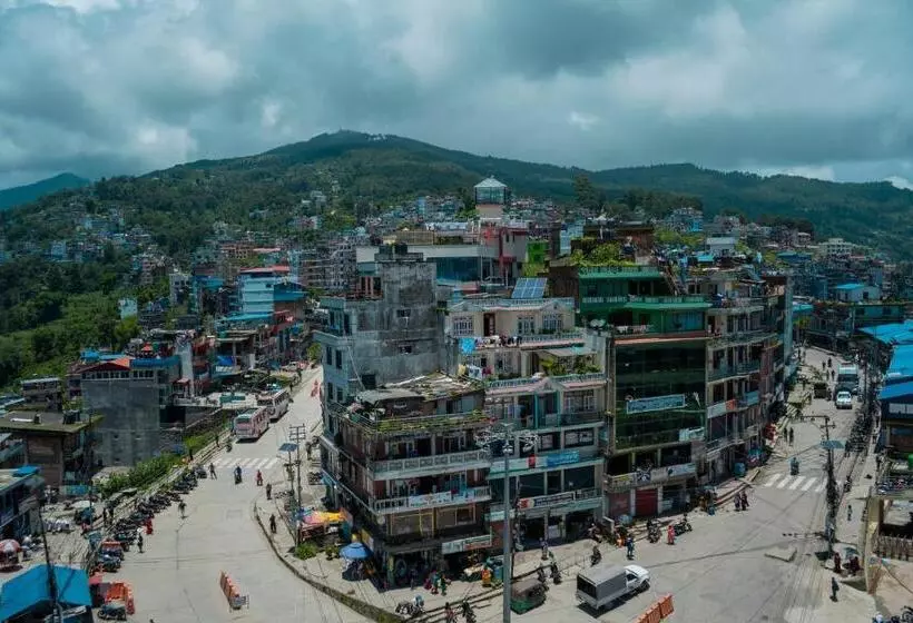 هتل Laxmi Lodge, Charikot