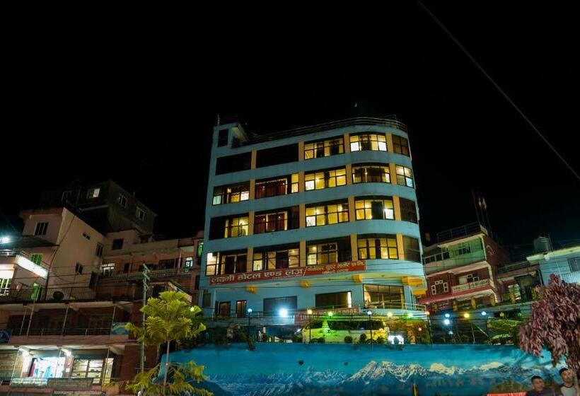 هتل Laxmi Lodge, Charikot