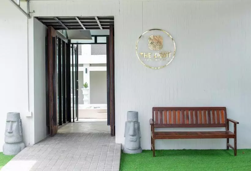 ホテル The Light House At Town Phuket