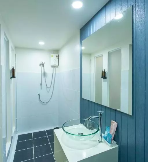 ホテル The Light House At Town Phuket