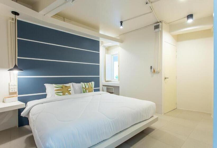 Отель The Light House At Town Phuket