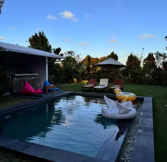 ホテル Unique Canggu Guest House
