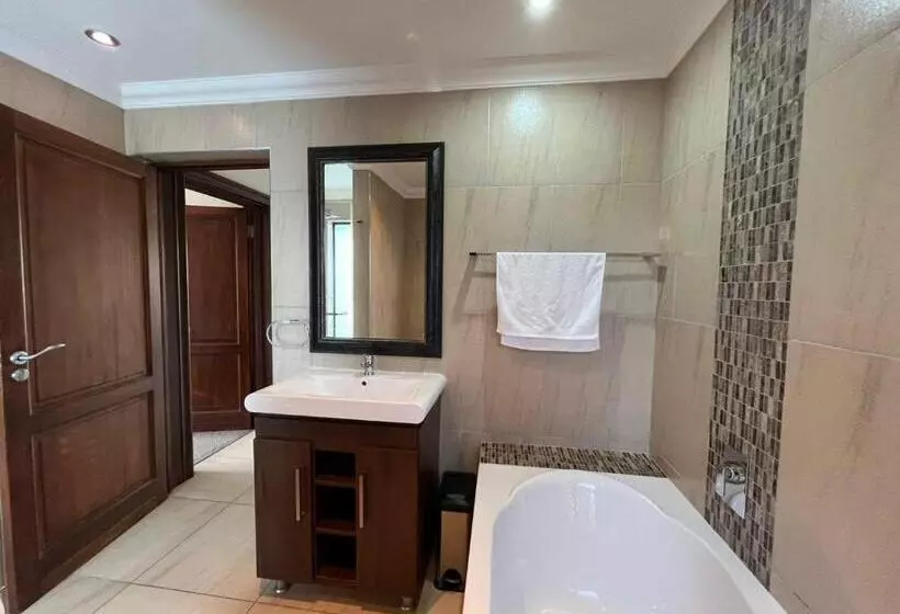 پانسیون Fairview Manor