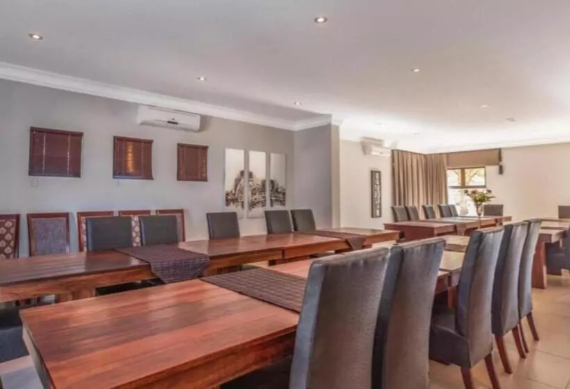 پانسیون Fairview Manor