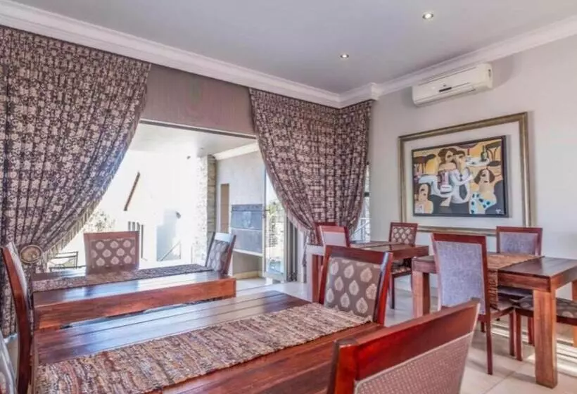 پانسیون Fairview Manor