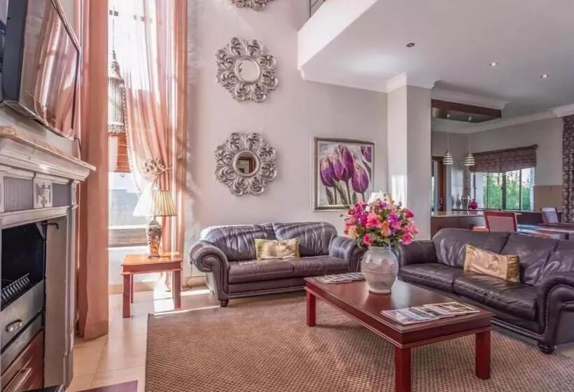 پانسیون Fairview Manor