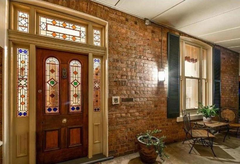 민박 Cotehele  The Magistrates House