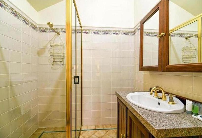 민박 Cotehele  The Magistrates House