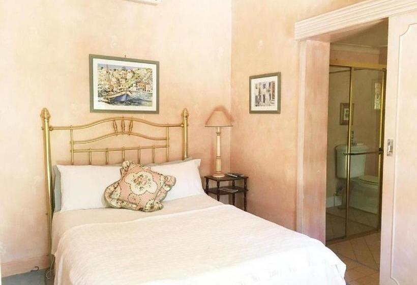 민박 Cotehele  The Magistrates House