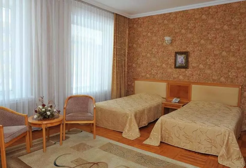هتل Gostinichny Komplex Germes
