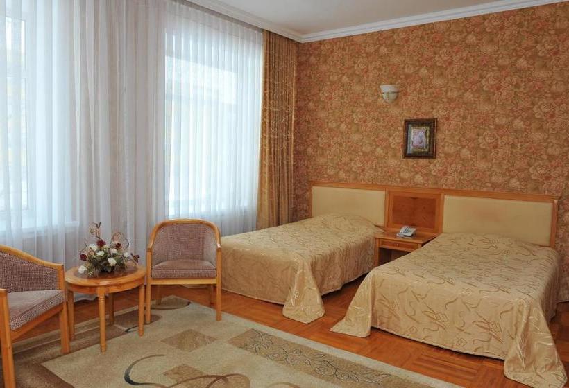 هتل Gostinichny Komplex Germes