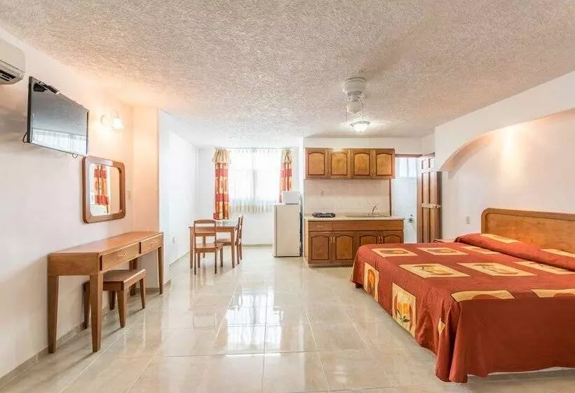 Hotelli Suites Poliforum Inn