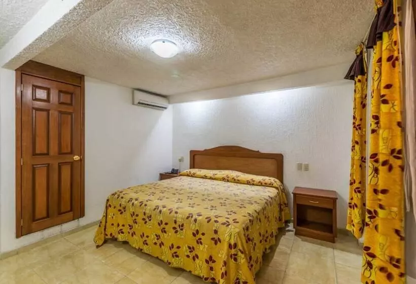 Hotelli Suites Poliforum Inn