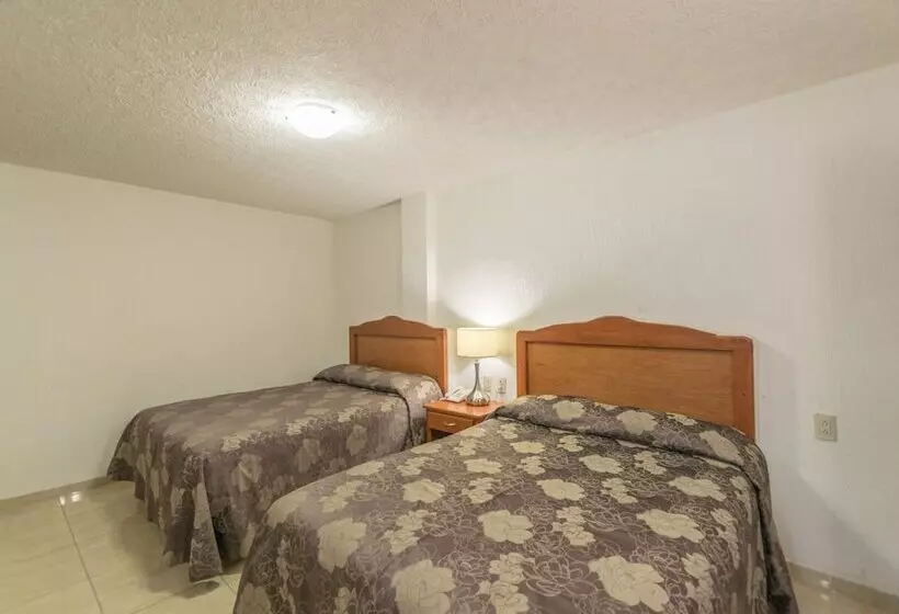 Hotelli Suites Poliforum Inn