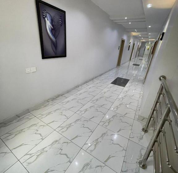 2508 Hotel And Suites