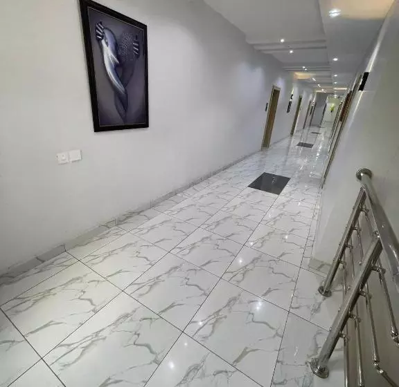 2508 Hotel And Suites