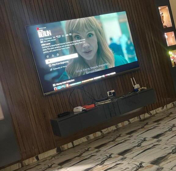 2508 Hotel And Suites