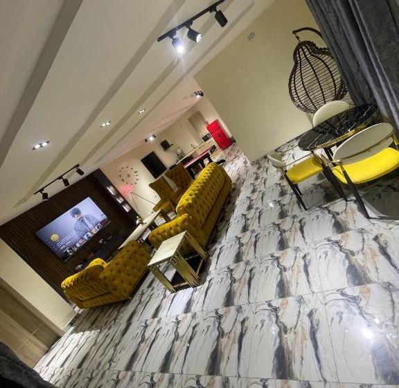 2508 Hotel And Suites