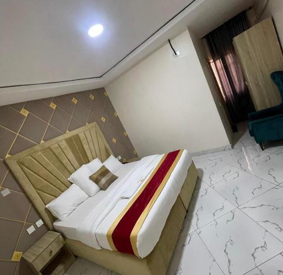 2508 Hotel And Suites