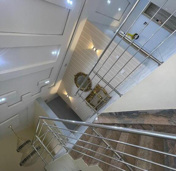 2508 Hotel And Suites