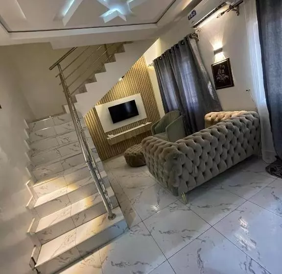 2508 Hotel And Suites