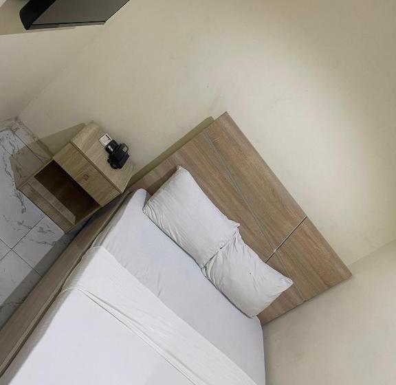 2508 Hotel And Suites