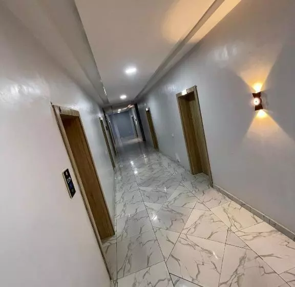 2508 Hotel And Suites