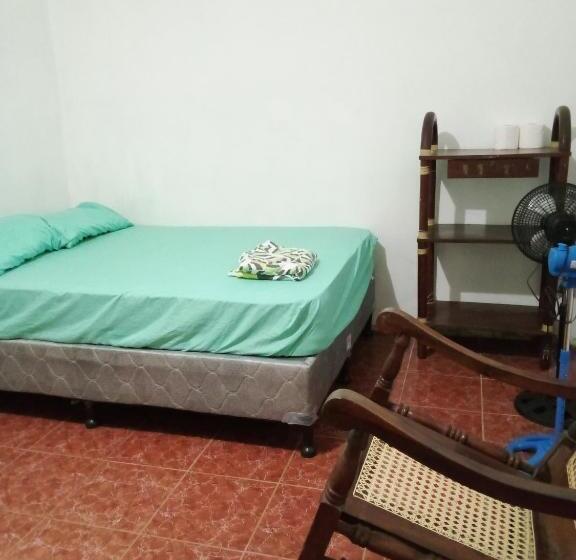 هتل کپسول Mama Cita Café House