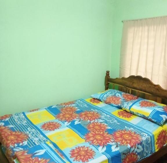 هتل کپسول Mama Cita Café House