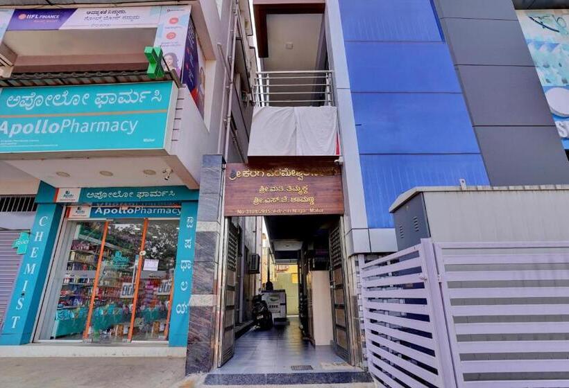 Отель Oyo Sri Sai Lodge