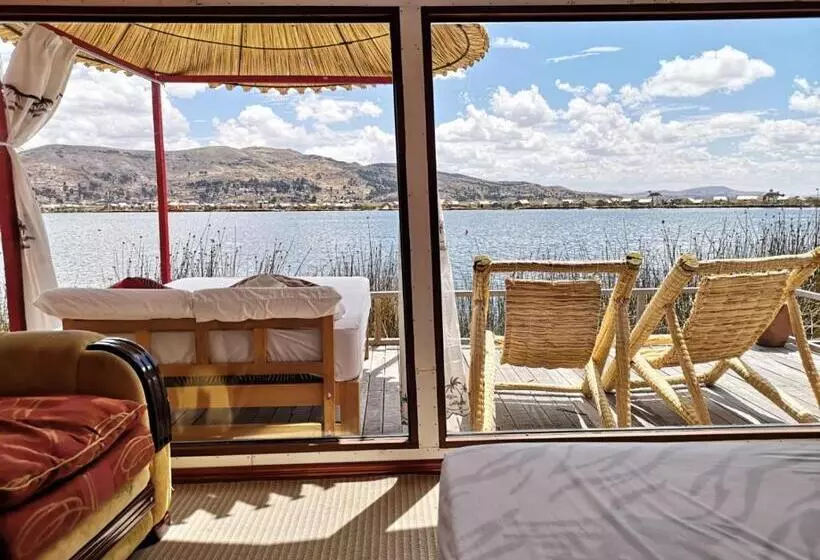 هتل Uros Suma Qhota Lodge