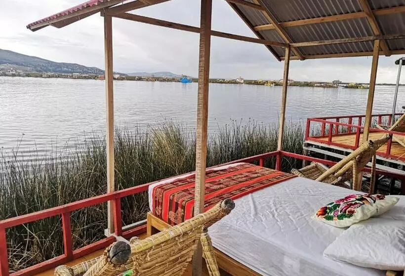 هتل Uros Suma Qhota Lodge