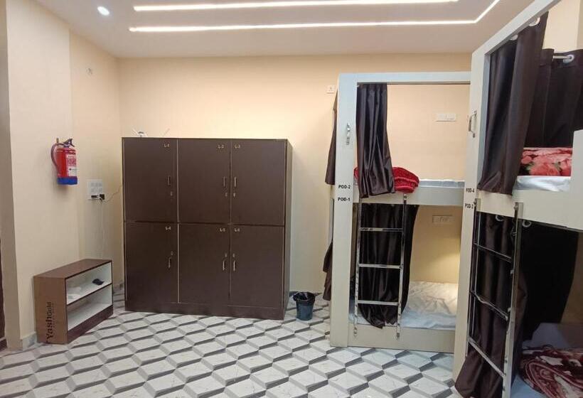 Kashi Vandanam Hostel