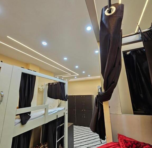 Kashi Vandanam Hostel