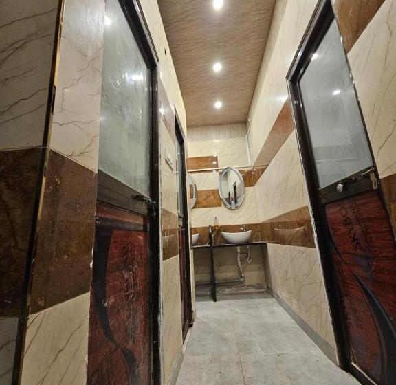 Kashi Vandanam Hostel