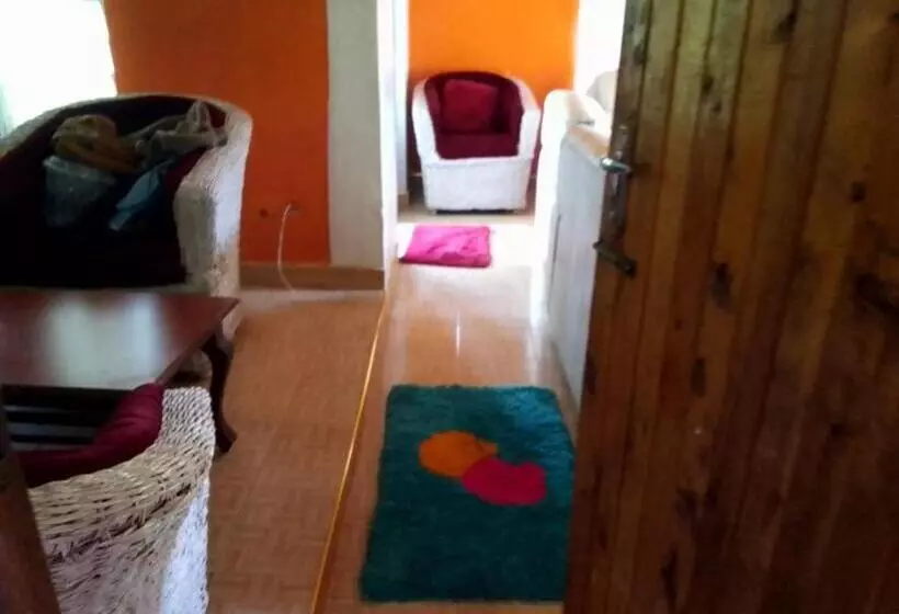 پانسیون 3 Bed Guesthouse With With Water, Electricity Wifi