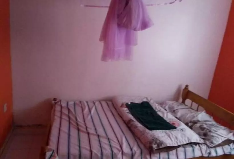 پانسیون 3 Bed Guesthouse With With Water, Electricity Wifi